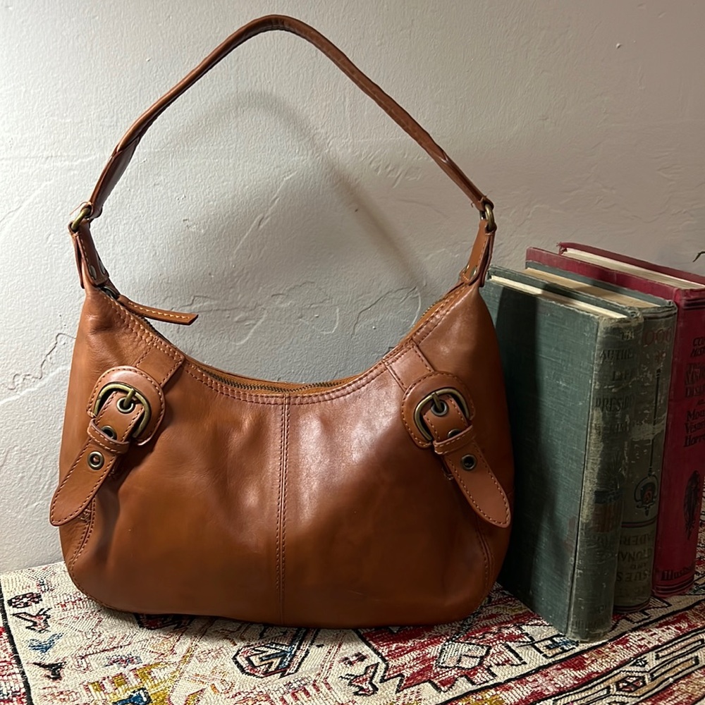 Wilsons Leather vintage bag with buckles - 18 inch strap Great condition Classic